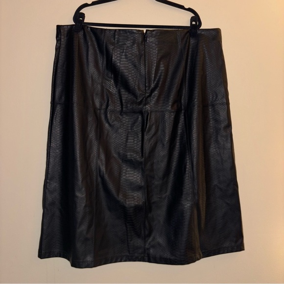 Ava & Viv Women's A-Line Faux Leather Snake-Skin Skirt Size 2X - Picture 5 of 9